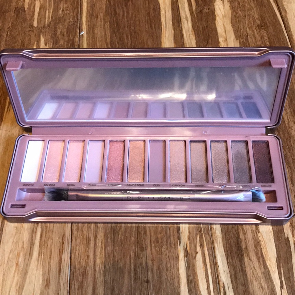 New, never used eye shadow pallet